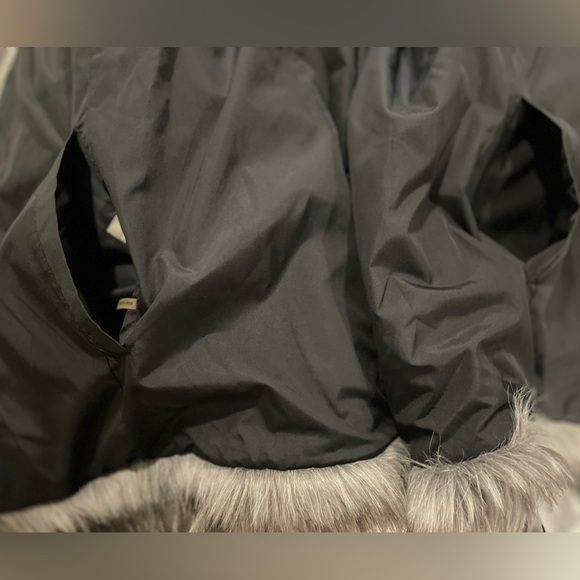 Faux Fur Coat / Jacket / Outter wear - Picture 9 of 11